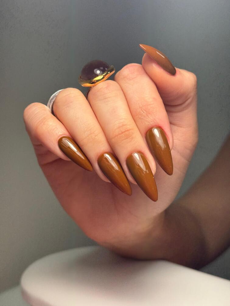 Apres Gel x, long nails y servicio en spa de belleza en Miami.